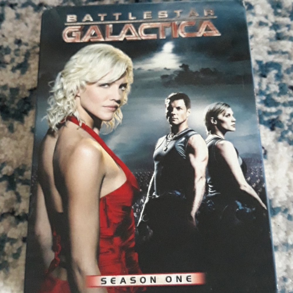 Battlestar Galactica season 1 DVD set